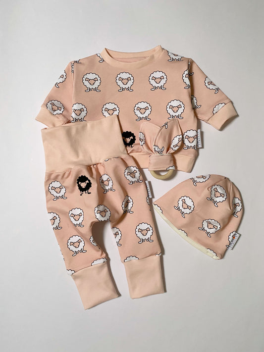 BABYBOX: Felpa Classica+GWM PANTS+BERRETTO e coniglietto - Cozy Sheeps